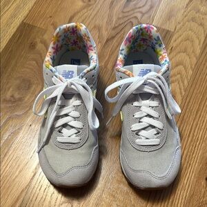 New Balance 515 Sneakers, Gray/Pink/Purple w/floral pattern, Women's Size 6